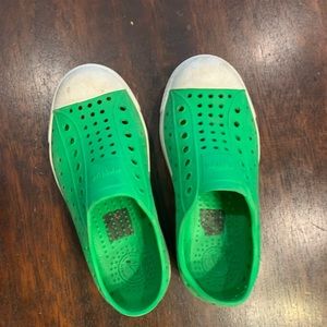 Kids green natives size 12